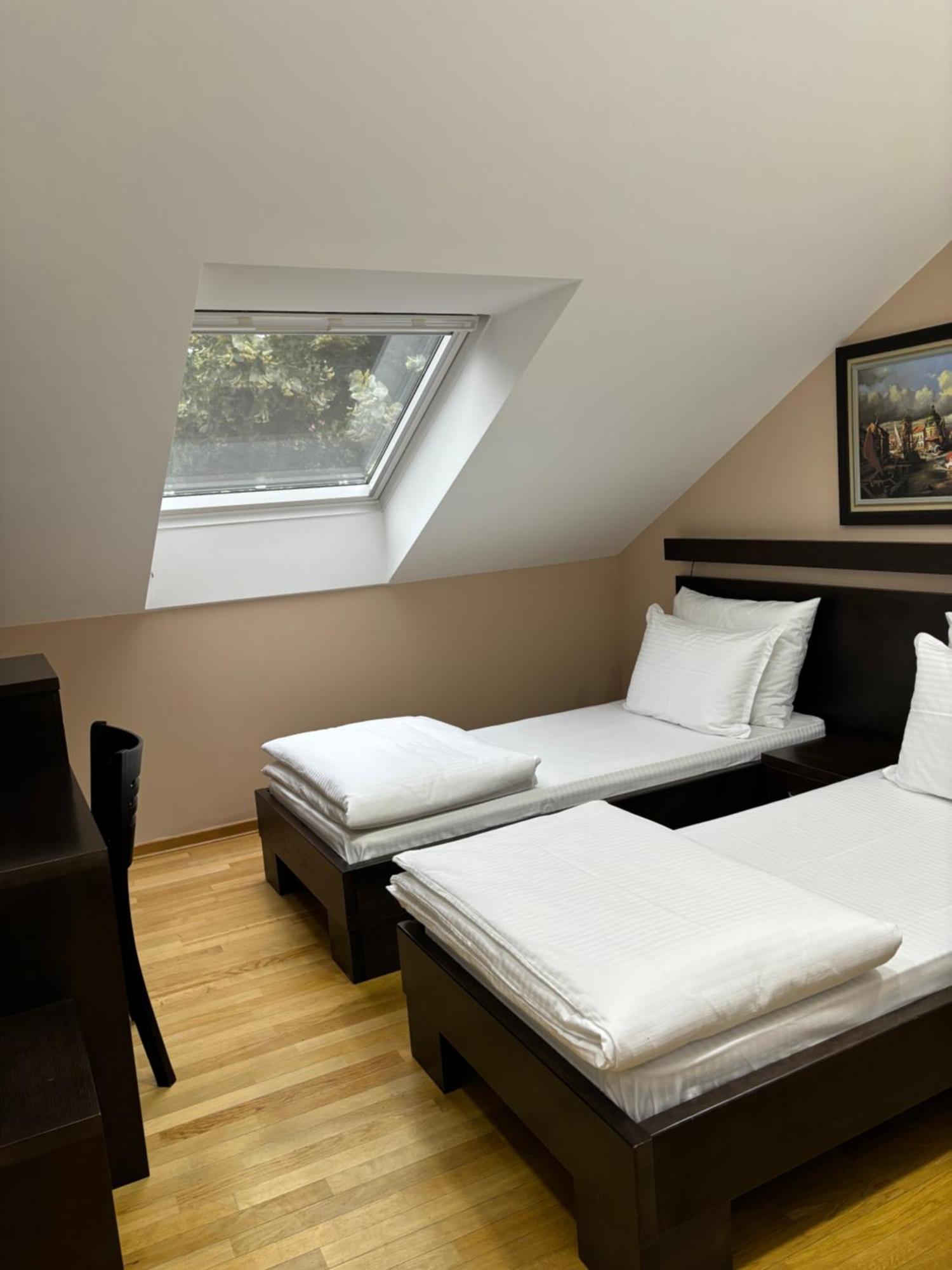 Atrium Bed & Breakfast Sremska Mitrovica Luaran gambar