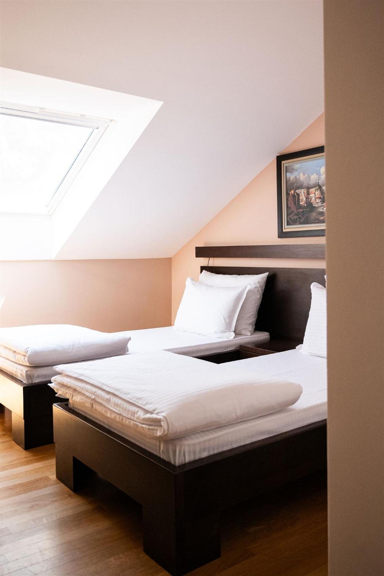 Atrium Bed & Breakfast Sremska Mitrovica Luaran gambar