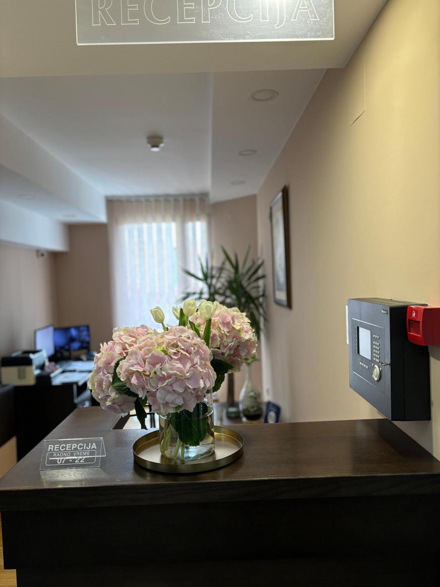Atrium Bed & Breakfast Sremska Mitrovica Luaran gambar