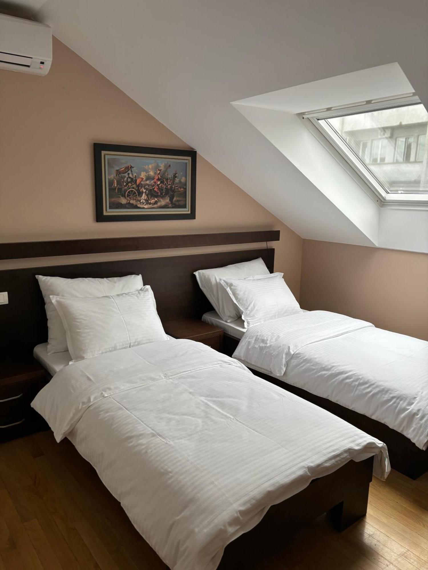 Atrium Bed & Breakfast Sremska Mitrovica Luaran gambar