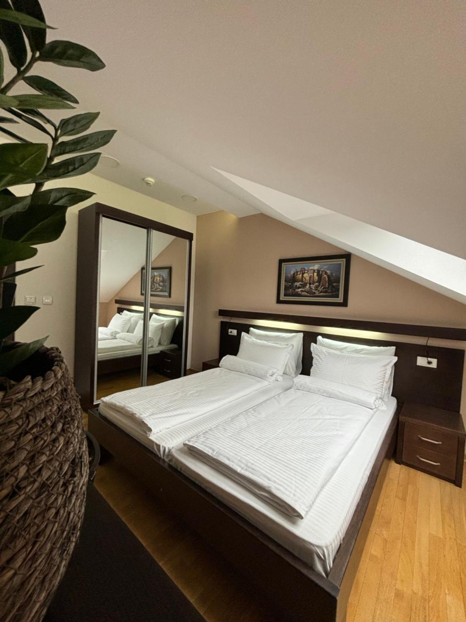 Atrium Bed & Breakfast Sremska Mitrovica Luaran gambar