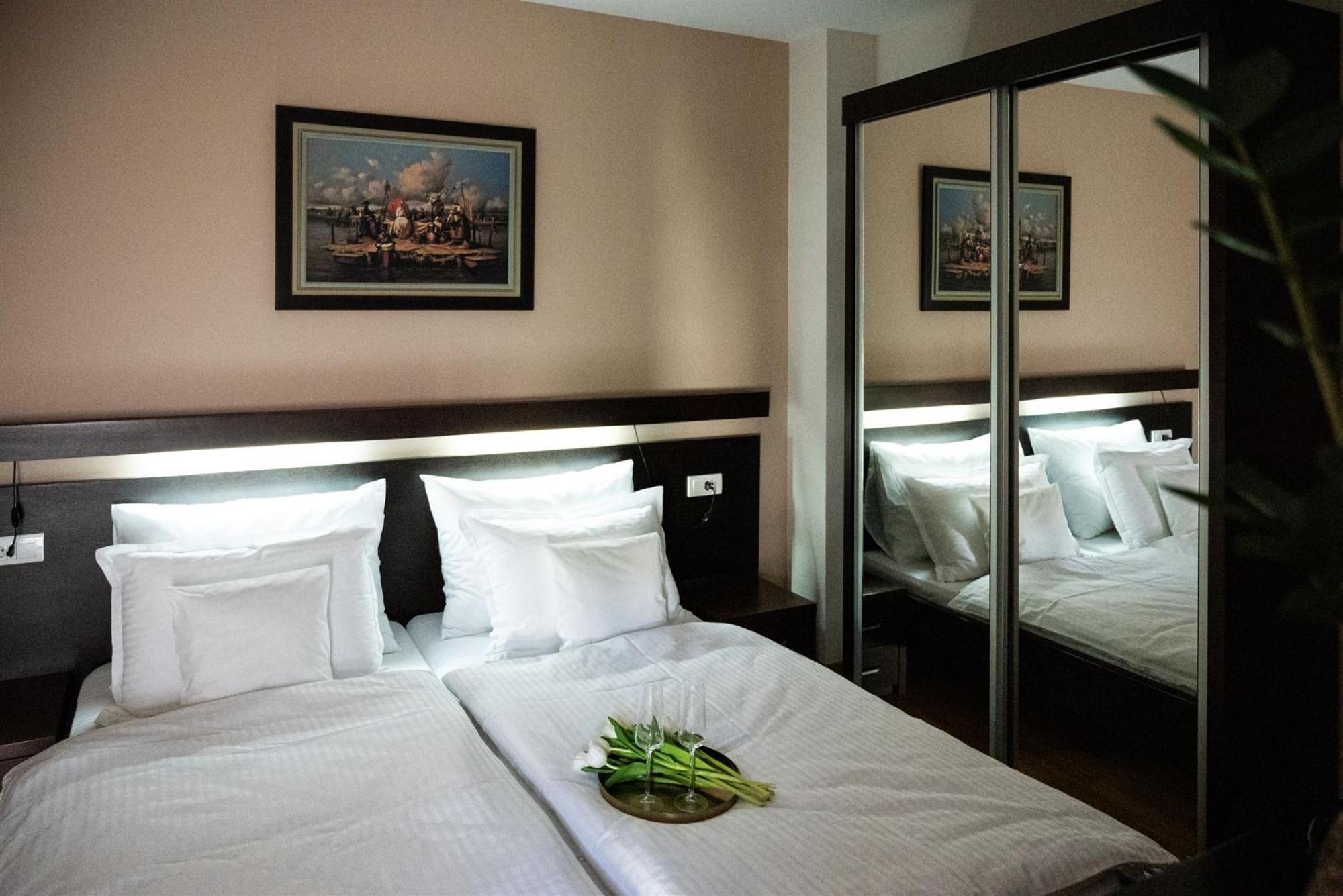 Atrium Bed & Breakfast Sremska Mitrovica Luaran gambar