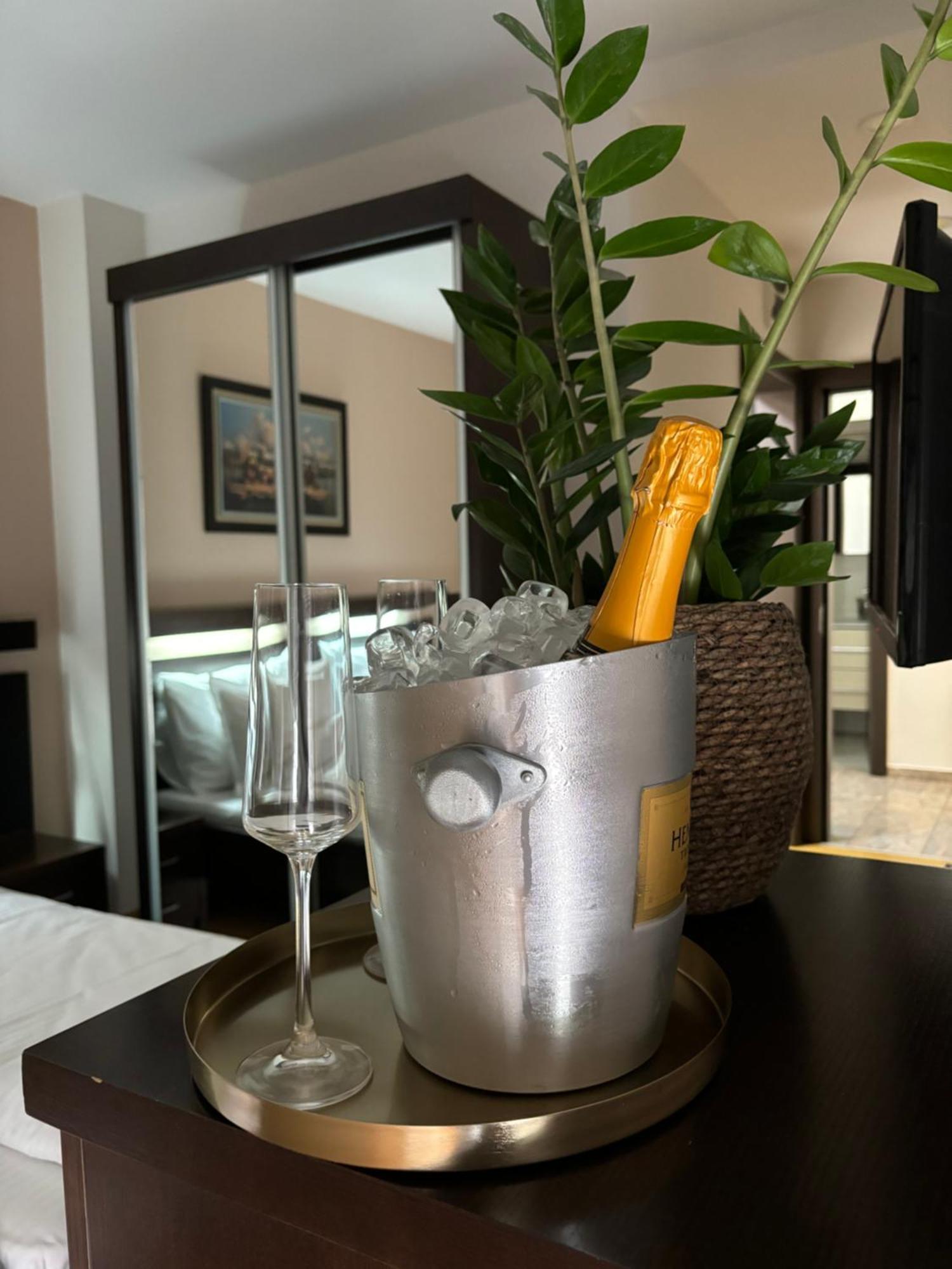 Atrium Bed & Breakfast Sremska Mitrovica Luaran gambar